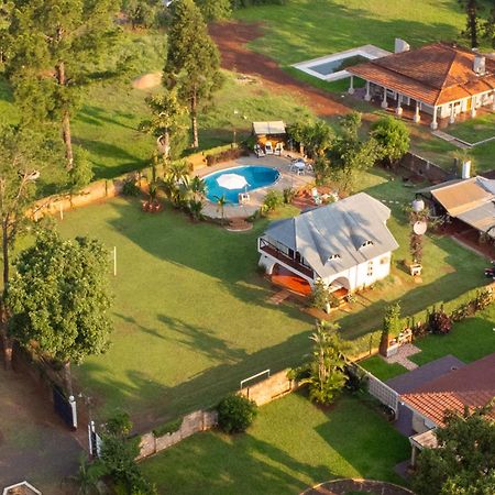 " Casa Quinta "San Bernardo" Con Pileta Y Amplio Jardin Villa Posadas Exterior photo